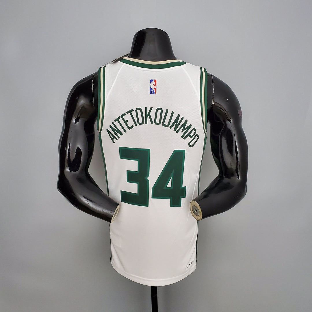 Milwaukee Bucks 34 Antetokounmpo