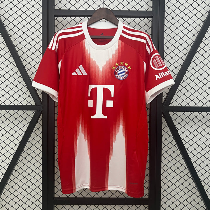 Bayern Monaco 25/26 HOME