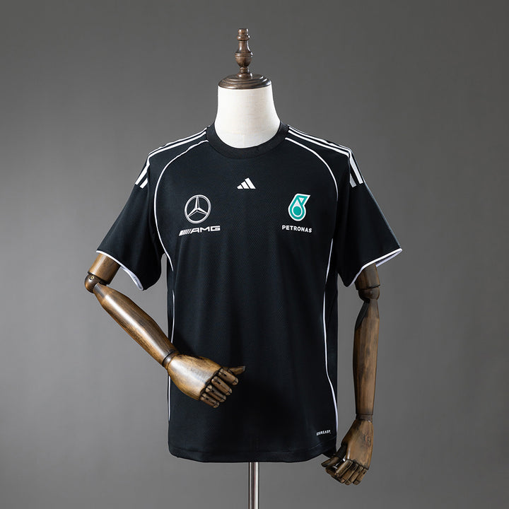 Mercedes-AMG - F1 Petronas Team Technician