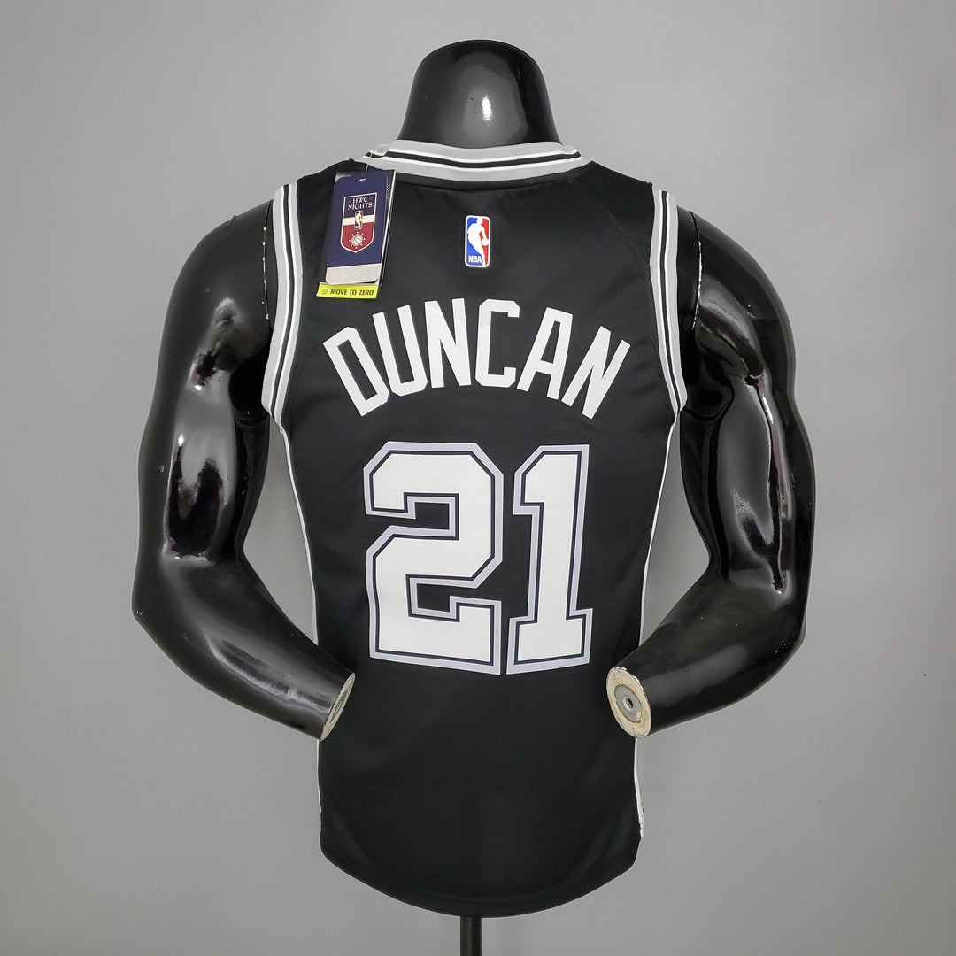 San Antonio Spurs 21 DUNCAN