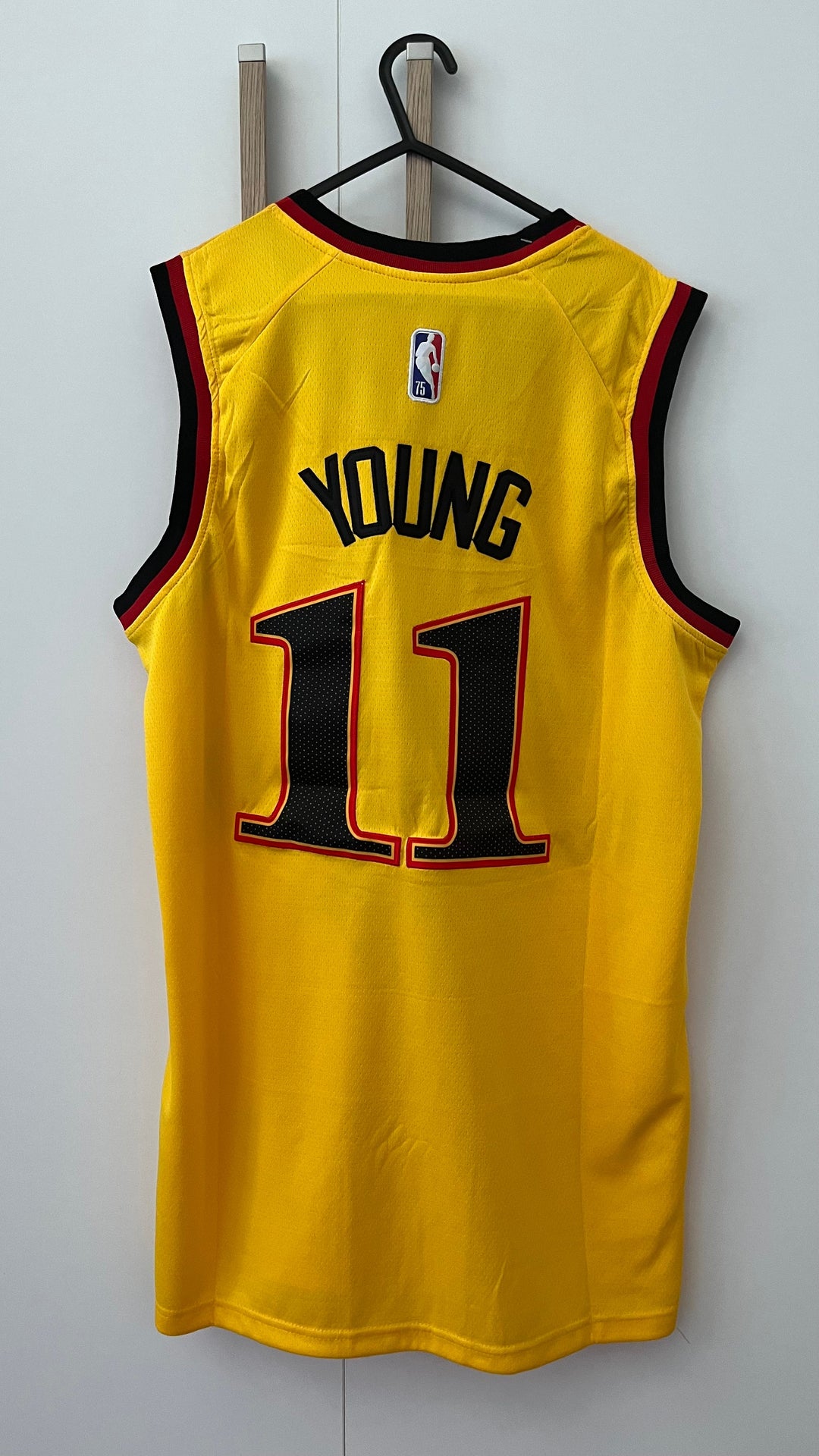 ATLANTA HAWKS 11 YOUNG - PRONTA CONSEGNA