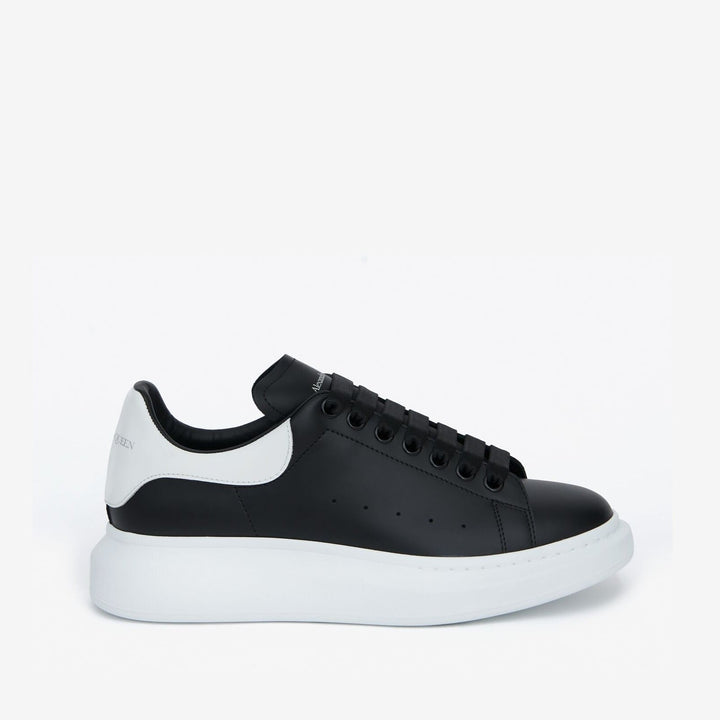 McQueen Black/White