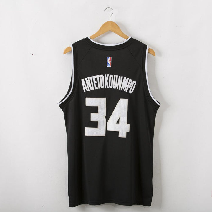 Milwaukee Bucks 34 Antetokounmpo