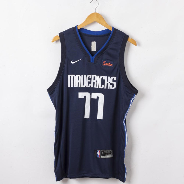 Dallas 77 Doncic